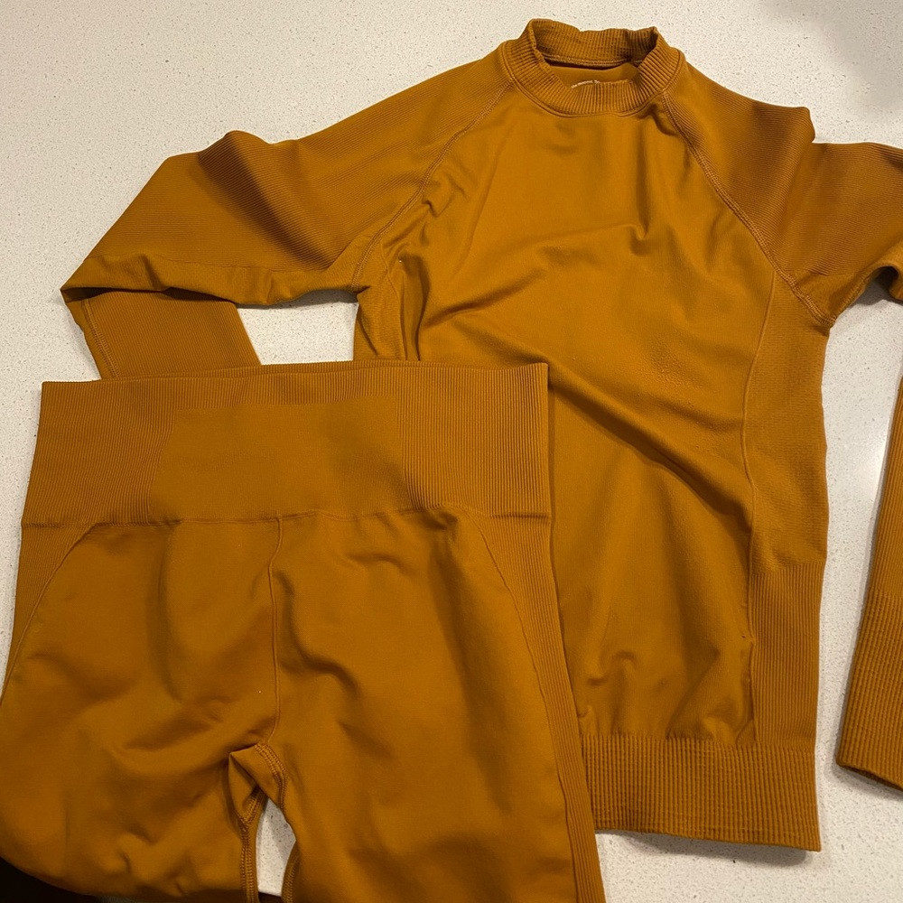 Halfdays Women's Baselayer Set - EUC